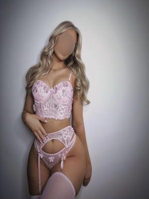 Blondie Essex High Class Escort 3